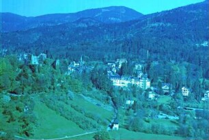 Badenweiler: Burg und Hotel Römerhof, von Westen