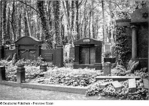Grabmal der Familie Klemperer auf dem Neuen Israelitischen Friedhof