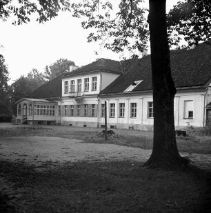 Schloß Oberpahlen & Ruine der Ordensburg — Herrenhaus