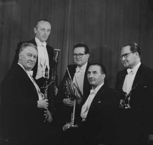 Gruppenaufnahme vom Bläserquintett der Staatskapelle (Prof. Fritz Rucker)