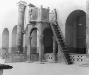 Canosa di Puglia, Kathedrale S. Sabino, Kanzel, Acceptus peccator archidiaconus