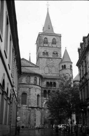 Trier: Dom, Außenansicht vom Marktplatz