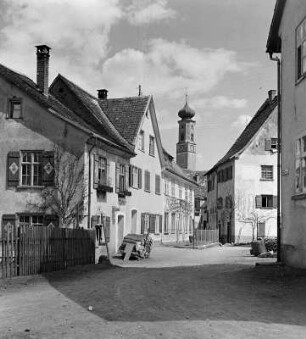 Isny im Allgäu. Springerstraße. Ansicht mit Blaserturm (Baubeginn 1501/1600)
