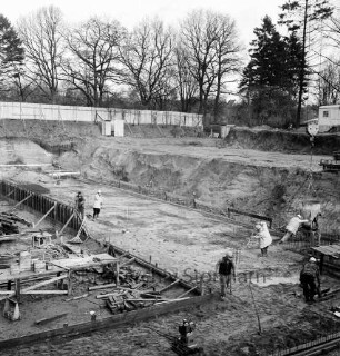 Hallenbad Bad Oldesloe: Konrad-Adenauer-Ring: Baugrube: Arbeiten an die Kellersohle