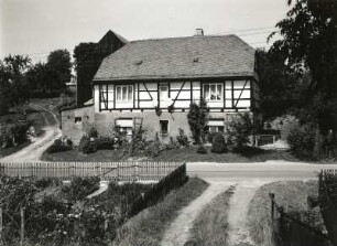 Garnsdorf, Hauptstraße 100. Bauernhof. Wohnstallhaus