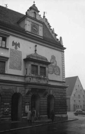Ingolstadt: Erker am Rathaus [mit Wandbild, Hakenkreuz]