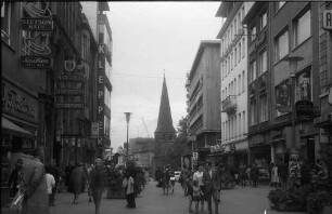 Essen: Kettwiger Straße mit Blick zum Münster