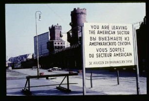 Grenze Oberbaumbrücke 4.3.61.