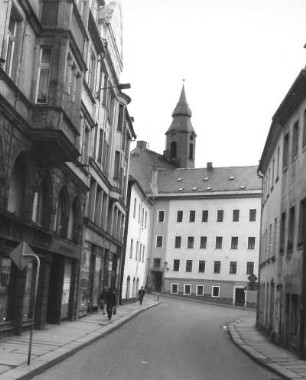 Annaberg-Buchholz. August-Bebel-Straße (Wolkensteiner Straße). Blick nach Westen zum Rathausturm
