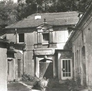 Markkleeberg, Pfarrgasse 13/15. Keesscher Park (17./19. Jh.). Ehemalige Kutscherwohnung und Stallgebäude