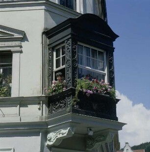 Meiningen. Eckerker an einem Wohnhaus