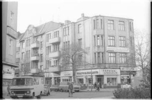 Kleinbildnegativ: Bahnhofsvorplatz, S-Bahnhof Wilmersdorf, 1978