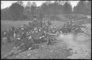 Theresienstadt. Maschinen-Gewehr-Abteilung im Feuergefecht