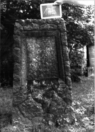 Grabstein 175 Texttafel fehlt: Grabstein 175