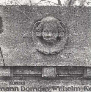 Wandgrabmal der Familie Kessler-Domdey