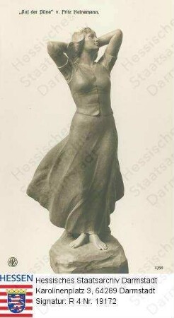 Heinemann, Fritz (1864-nach 1914) / Statue 'Auf der Düne', Ganzfigur einer Frau mit hinterm Kopf verschränkten Armen