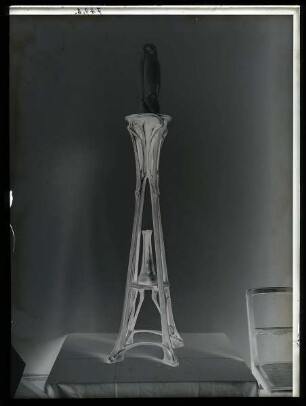 Selette mit Vase und Kleinplastik Schnee-Eule