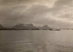Norwegen. Lofoten. Schären vor Digermulen und Årstein