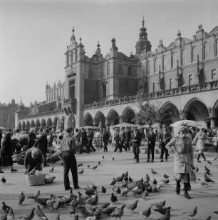 Krakow. Hauptmarkt mit Tuchhallen