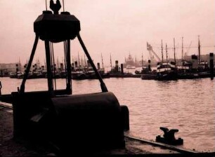 Hamburg: Greifer, Hintergrund Hafen