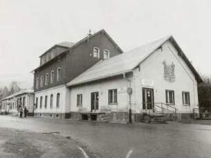 Oberwiesenthal. Bahnhof : Oberwiesenthal (Kreis Annaberg). Bahnhof, Empfangsgebäude. Stadtseite