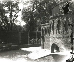 Leipzig. Zoologischer Garten. Seehundbecken am Neuen Antilopenhaus (1936-1937; C. J. Bühring)