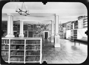 Gotha. Schloss Friedenstein. Ostflügel, Pfeilersaal der Forschungsbibliothek