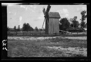 Hölzerne Windmühle