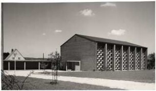 Heilig-Geist-Kirche, Bad Oeynhausen: Kirche von Süden