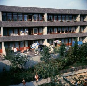 Hamburg. Moderne Wohnanlage mit Balkon und Terrasse