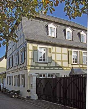 Ehem. Itzstein'sches Gutshaus; Oestrich-Winkel, Niederwaldstraße 7a, Kirchenacker