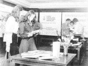 Bücherstand beim 10. Bundeskongress des DFD in Berlin