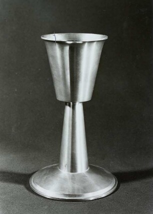 Kelch : Kelch. Zinn; Höhe 17 cm (um 1932; J. Eckert). Dresden: Kunstgewerbemuseum 34989