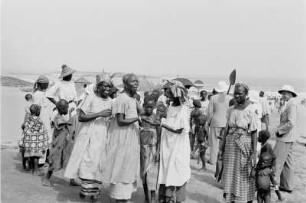 Reisefotos Senegal. Einheimische und Touristen