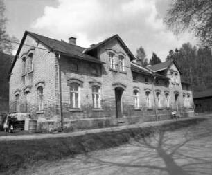 Muldenhammer-Tannenbergsthal-Gottesberg, Klingenthaler Straße 3. Doppelwohnhaus. Straßenansicht