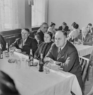 Veranstaltung S-Haus-Saal : Bautzen. Veranstaltung im Haus der Sorben, Postplatz 2. Blick in den Saal mit Teilnehmern