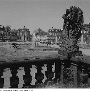Dresden. Zwinger (1709-1728; M. D. Pöppelmann). Wallpavillon mit Bogengalerien