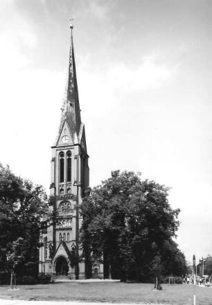 Bautzen, August-Bebel-Platz. Maria-Martha-Kirche (1892). Ansicht von Süden