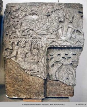 Antependium aus Tsebelda : Fragment einer Madonna mit Kind vor architektonischem Hintergrund und zwei Reitern im Rahmen