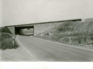 Autobahnüberführung, ohne Datum