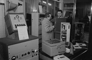 Ausstellungshalle VII, VEB Rundfunk- und Fernmelde-Technik (RFT), Präsentation von Lautsprecheranlagen