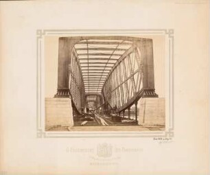 Eisenbahnbrücke über die Memel, Tilsit: Blick durch die Eisenkonstruktion der Brücke