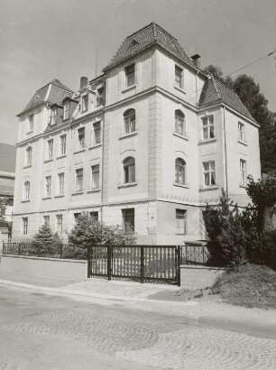 Doppelwohnhaus in Markneukirchen : Markneukirchen (Vogtlandkreis), Doppelwohnhaus (um 1910), Erlbacher Straße 47/49, Straßenansicht