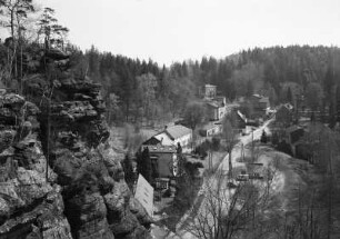 Rosenthal-Schweizermühle. Blick von Norden über den Ortsteil mit Gebäuden der TBC-Heilstätte der SVK (ehemaliges Erholungsheim der Maggi-Werke)