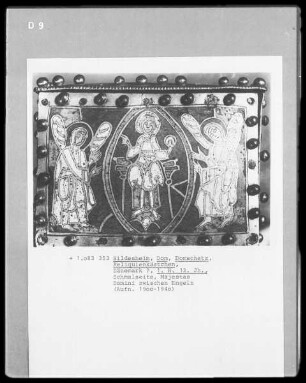 Schmalseite mit Majestas Domini zwischen Engeln