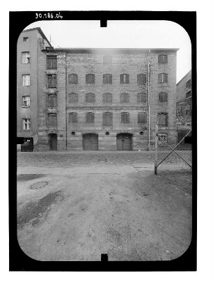 Stralsund-Altstadt, Fährwall 8. Ehem. Speicher (3. V. 19. Jh.). Straßenfront