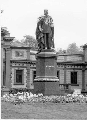 Kurpark, Denkmal Kaiser Wilhelm I; Bad Homburg, Kisseleffstraße 45 (Kaiser-Friedrich-Promenade)