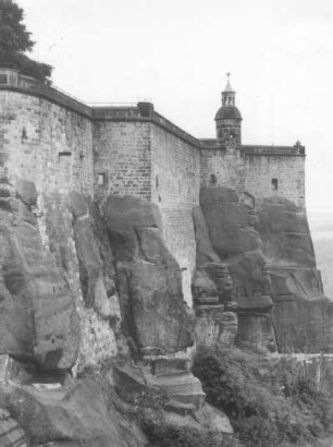 Königstein. Festung. Westseite mit Horn und Seigerturm (1601). Blick von der Georgenbastion