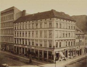 Ohne Titel (Friedrichstraße, Ecke Taubenstraße)