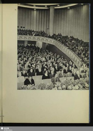 74 Im Kongreßsaal des Deutschen Hygiene-Museums